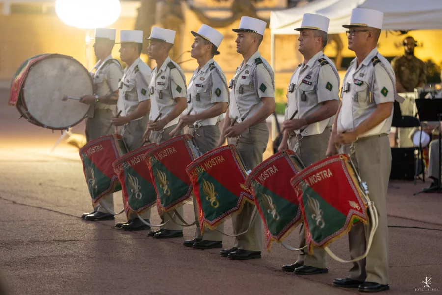Tambours de la Légion étrangère lors du concert des deux légions.